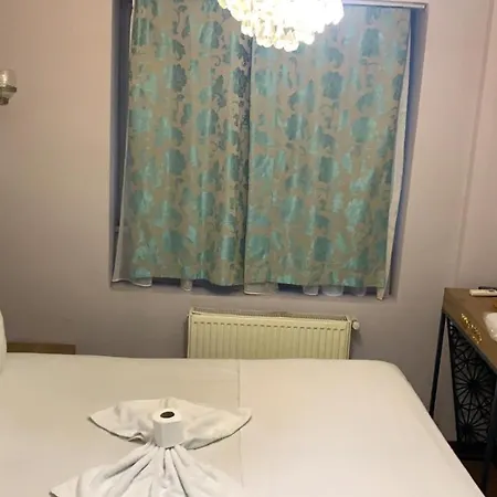 Royale Family Hotel